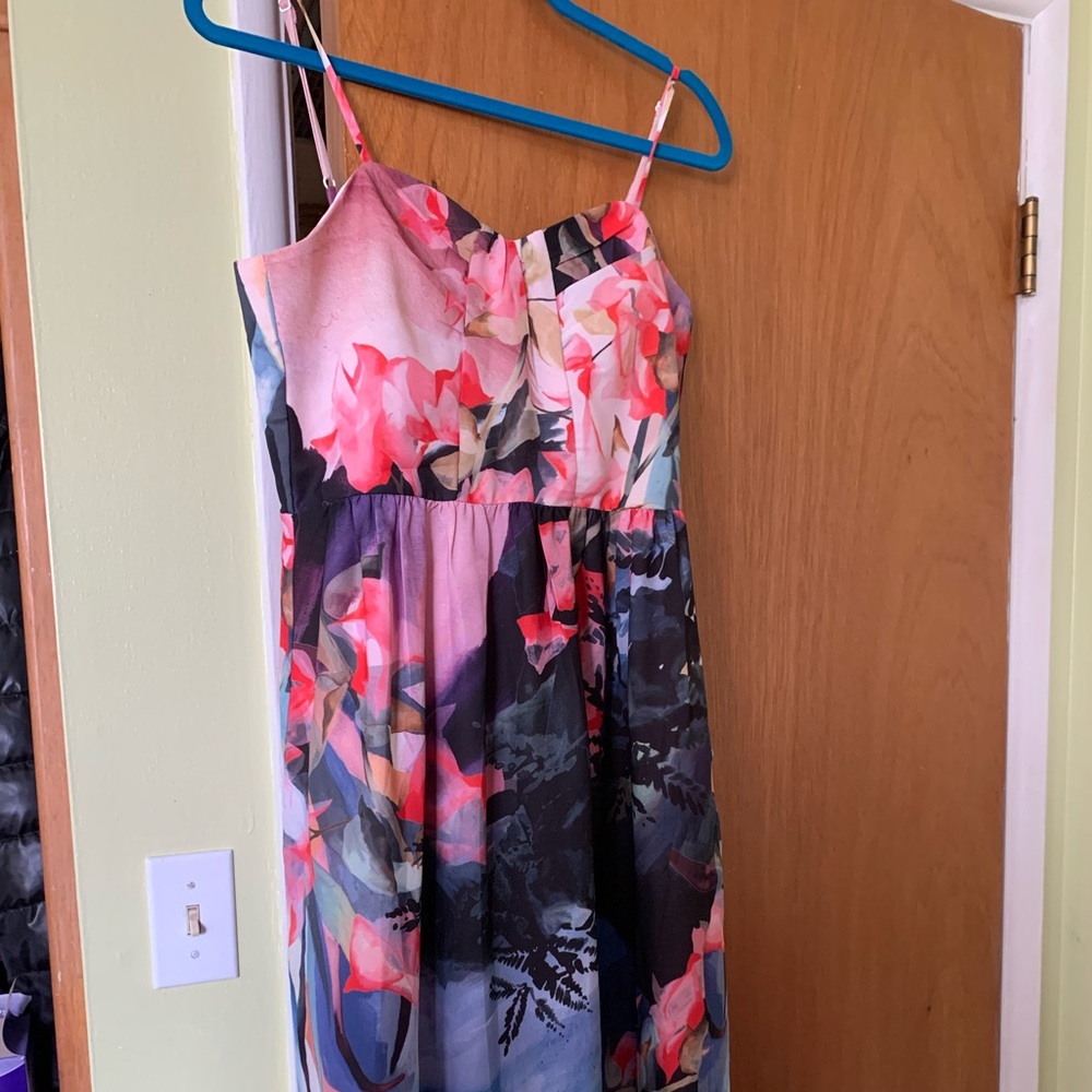 Nice maxi dress for spring time.